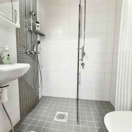 Travel Center شقة *